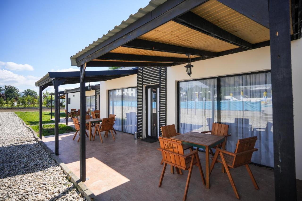 Bungalowuri "Doi Cocosi " Villa Horezu Exteriör bild
