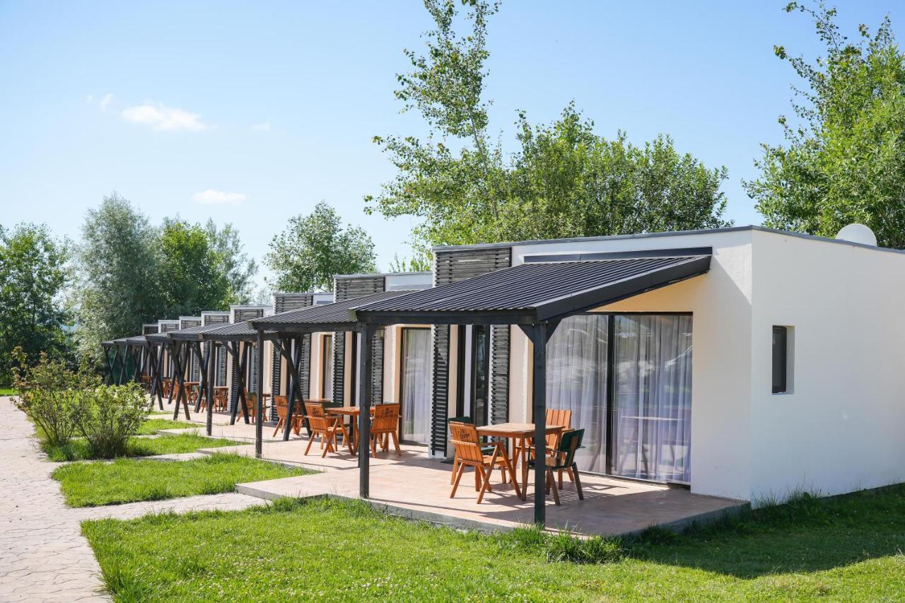 Bungalowuri "Doi Cocosi " Villa Horezu Exteriör bild