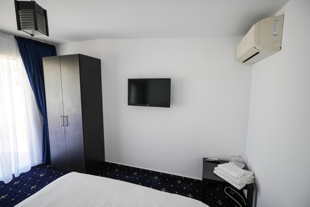 Bungalowuri "Doi Cocosi " Villa Horezu Exteriör bild