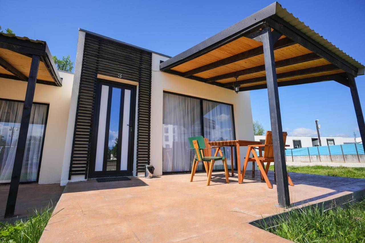 Bungalowuri "Doi Cocosi " Villa Horezu Exteriör bild