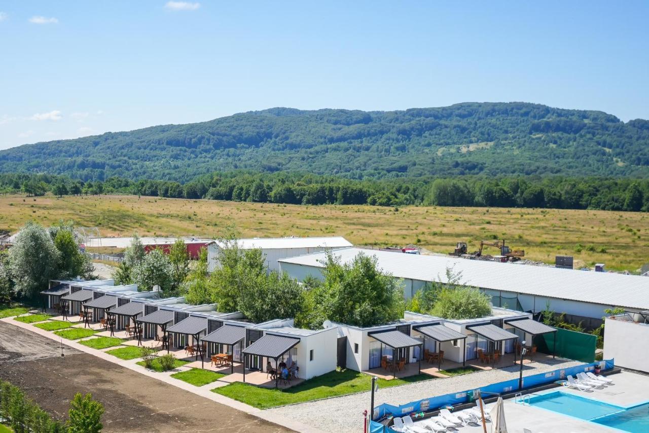Bungalowuri "Doi Cocosi " Villa Horezu Exteriör bild