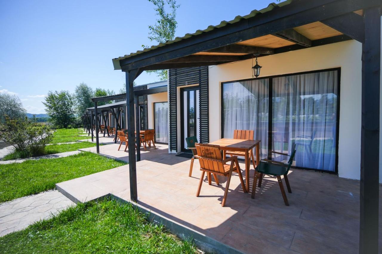 Bungalowuri "Doi Cocosi " Villa Horezu Exteriör bild