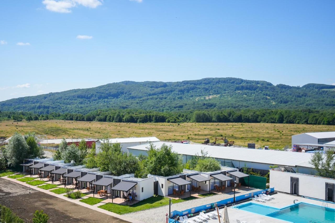 Bungalowuri "Doi Cocosi " Villa Horezu Exteriör bild