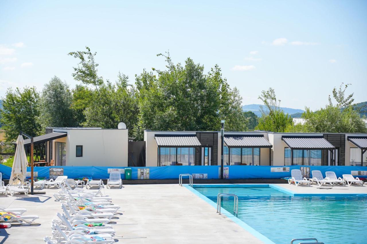 Bungalowuri "Doi Cocosi " Villa Horezu Exteriör bild