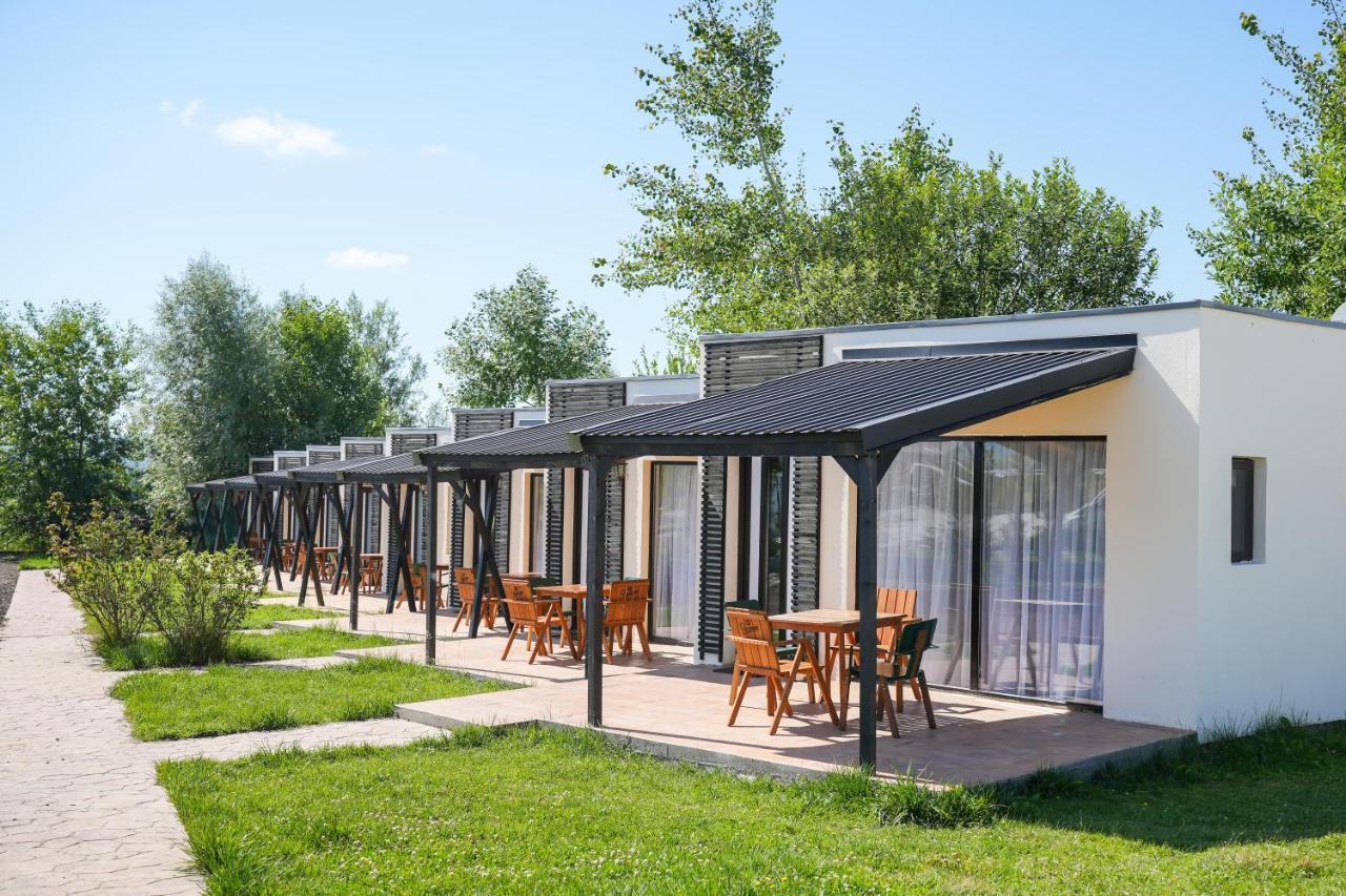 Bungalowuri "Doi Cocosi " Villa Horezu Exteriör bild