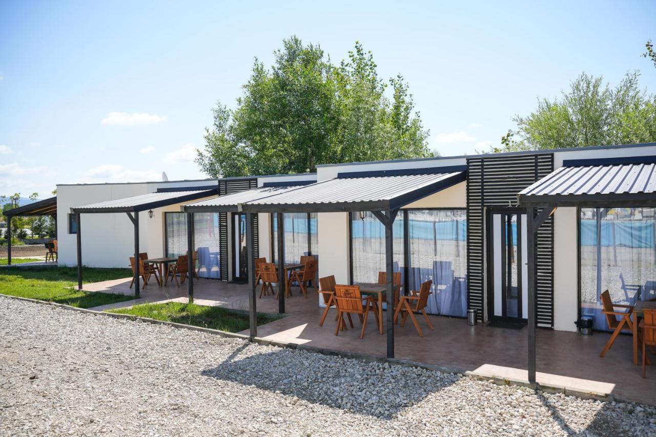 Bungalowuri "Doi Cocosi " Villa Horezu Exteriör bild