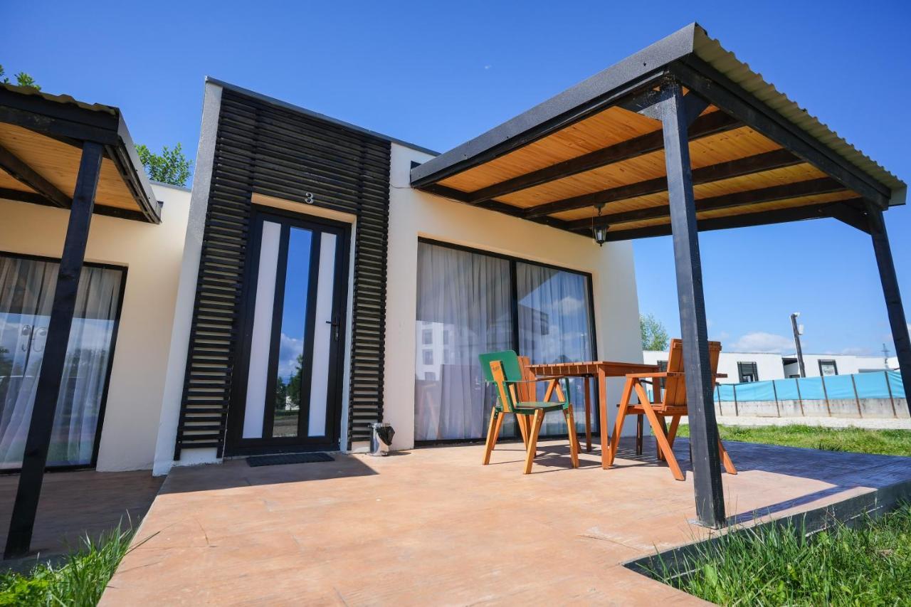 Bungalowuri "Doi Cocosi " Villa Horezu Exteriör bild