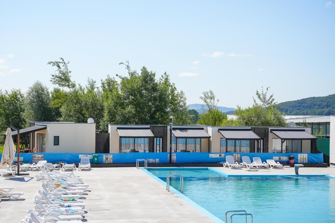 Bungalowuri "Doi Cocosi " Villa Horezu Exteriör bild