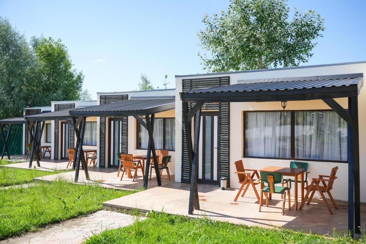 Bungalowuri "Doi Cocosi " Villa Horezu Exteriör bild