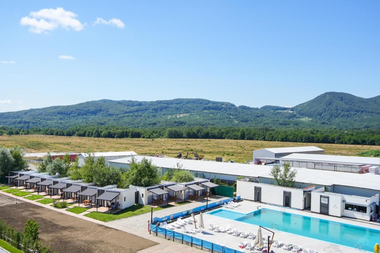 Bungalowuri "Doi Cocosi " Villa Horezu Exteriör bild
