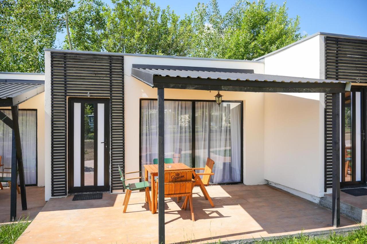 Bungalowuri "Doi Cocosi " Villa Horezu Exteriör bild