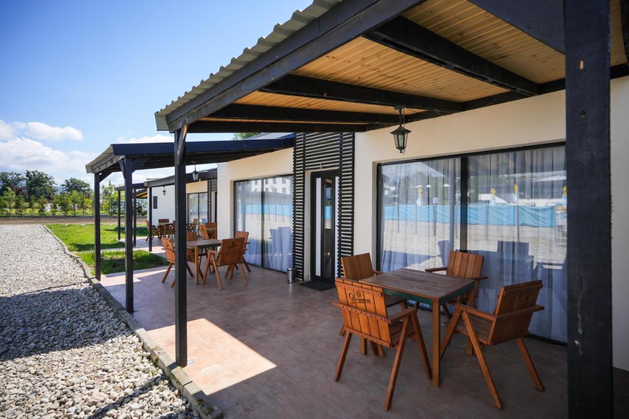 Bungalowuri "Doi Cocosi " Villa Horezu Exteriör bild